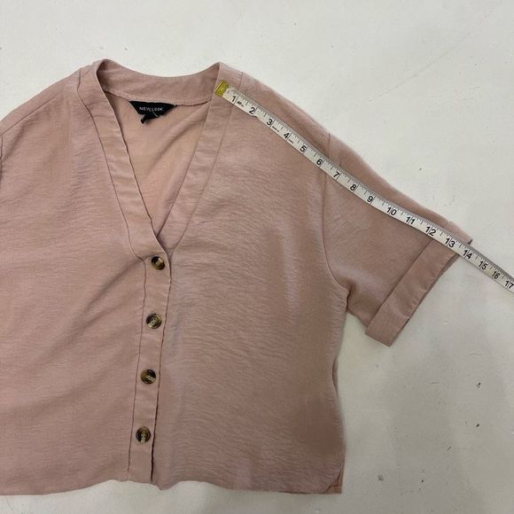 Pink front button flowy cute casual semi-cropped top medium 6 - Picture 6 of 9